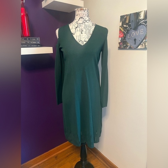 NIC+ZOE Dresses & Skirts - Nic + Zoe Cold Shoulder Long Sleeve Dress